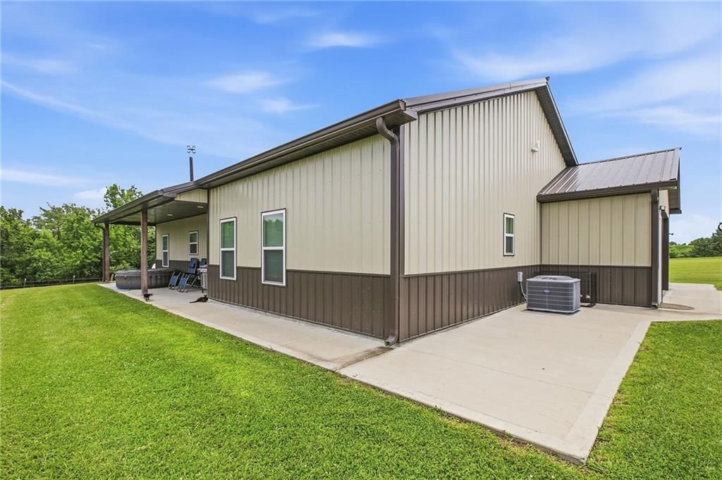 1389 NW 1000th Road — photo 30