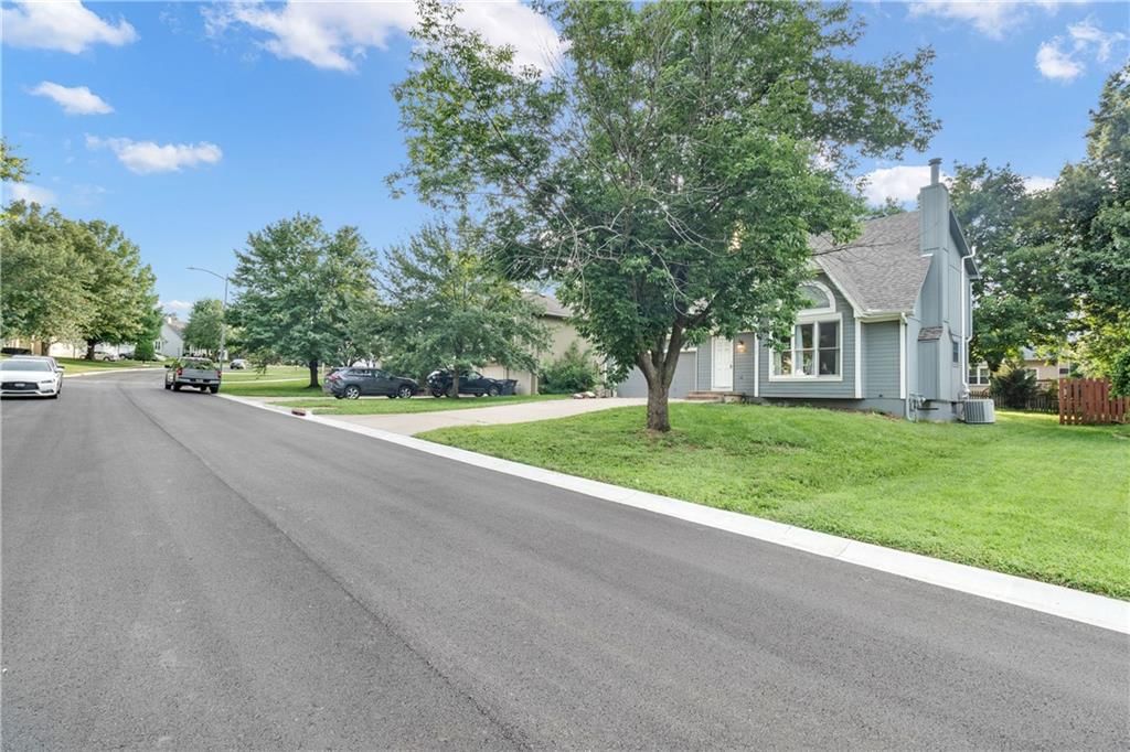 12435 S Parker Terrace — photo 4