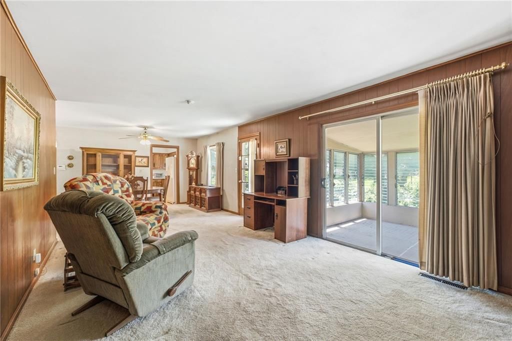4962 NE Chouteau Drive — photo 9