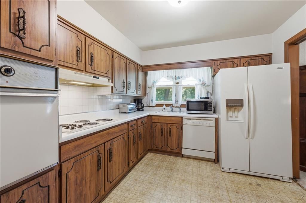 4962 NE Chouteau Drive — photo 14