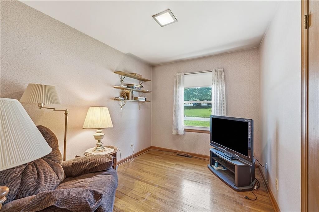 4962 NE Chouteau Drive — photo 15