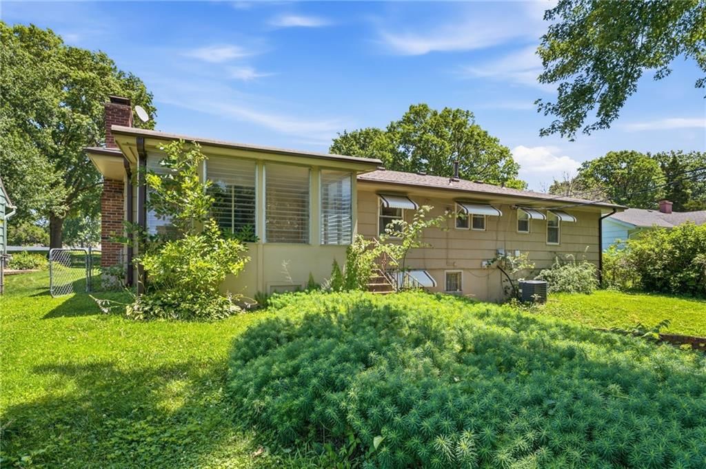 4962 NE Chouteau Drive — photo 31
