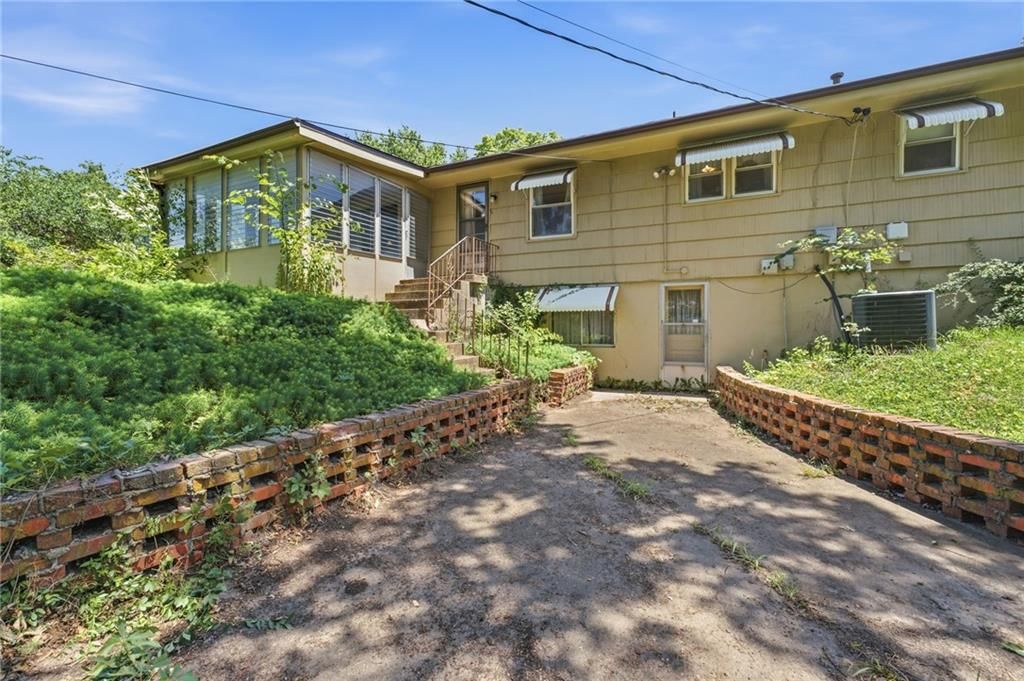 4962 NE Chouteau Drive — photo 32