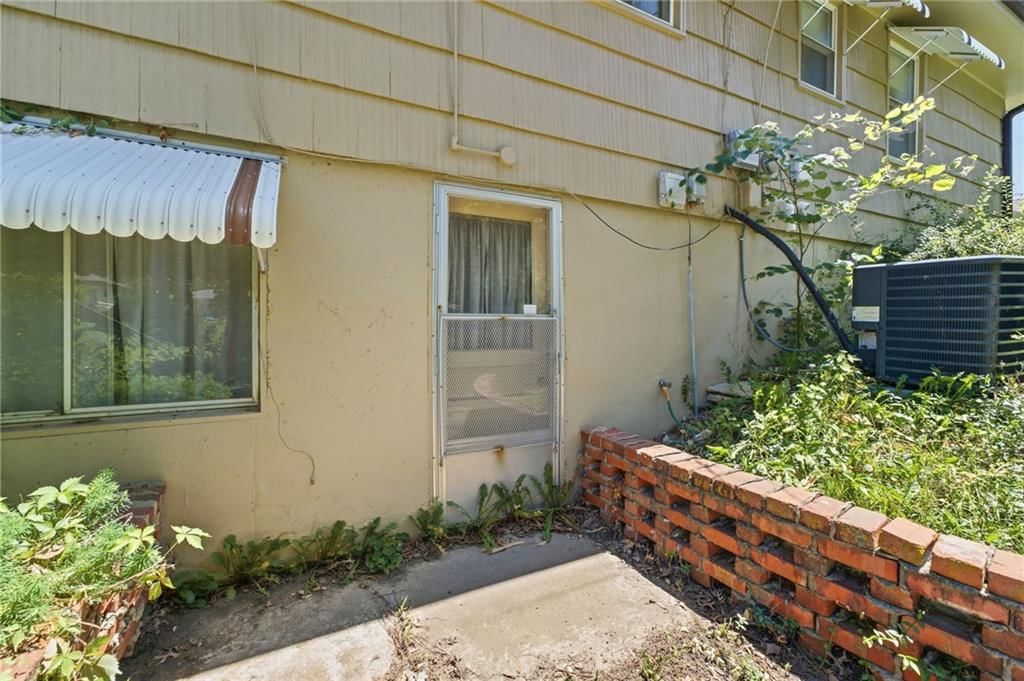 4962 NE Chouteau Drive — photo 35