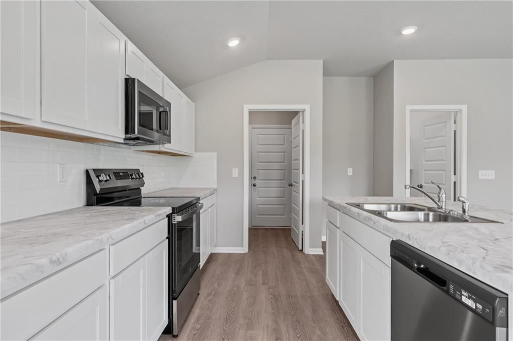19523 Lincoln Street — photo 7