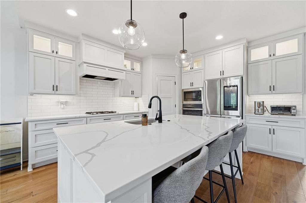 8548 Valley Spring Drive — photo 6