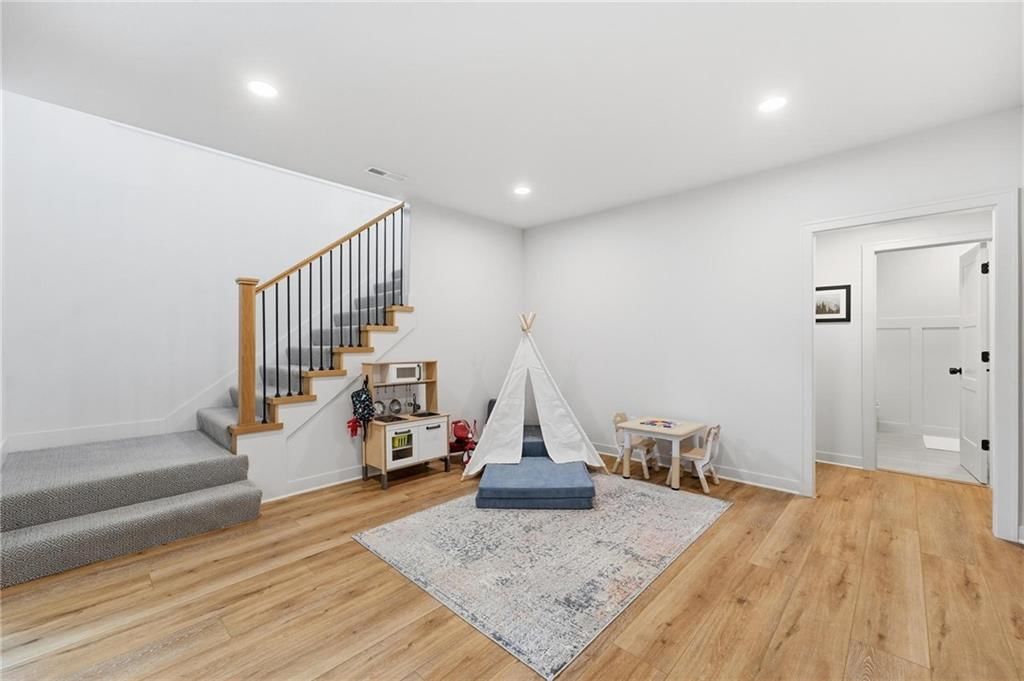 8548 Valley Spring Drive — photo 28