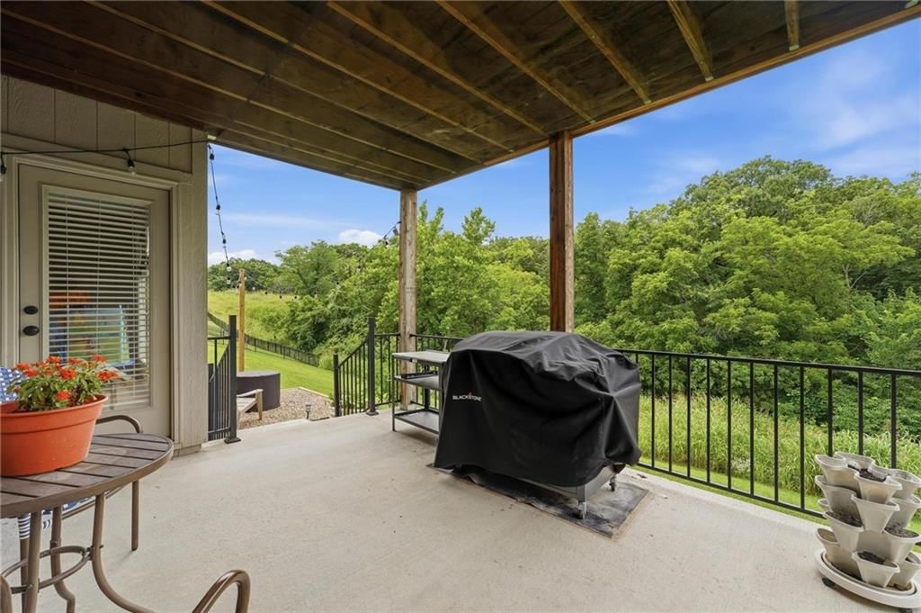 8548 Valley Spring Drive — photo 40