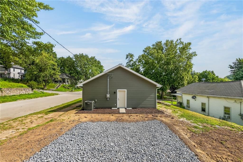 2602 Faraon Street — photo 4
