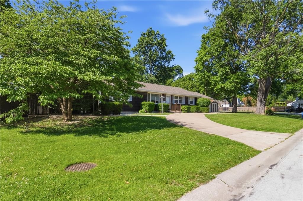 3815 W 73rd Terrace — photo 4