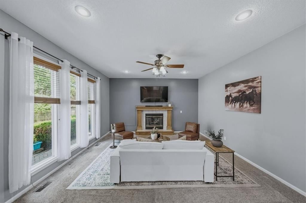 270 SE Sumpter Court — photo 9