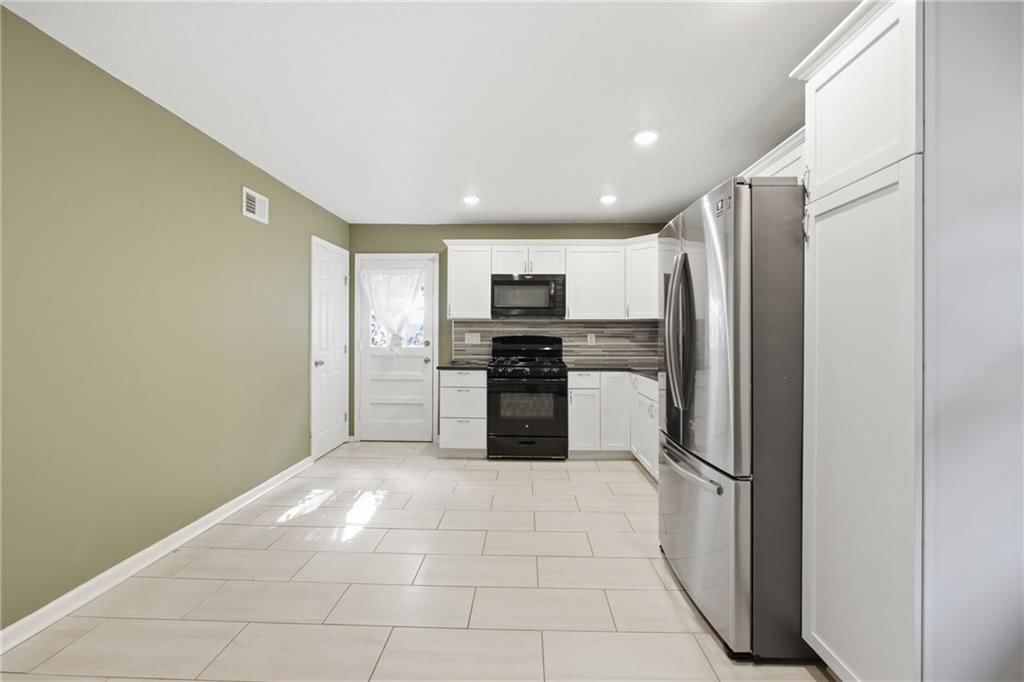 3165 LONGWOOD Avenue — photo 13