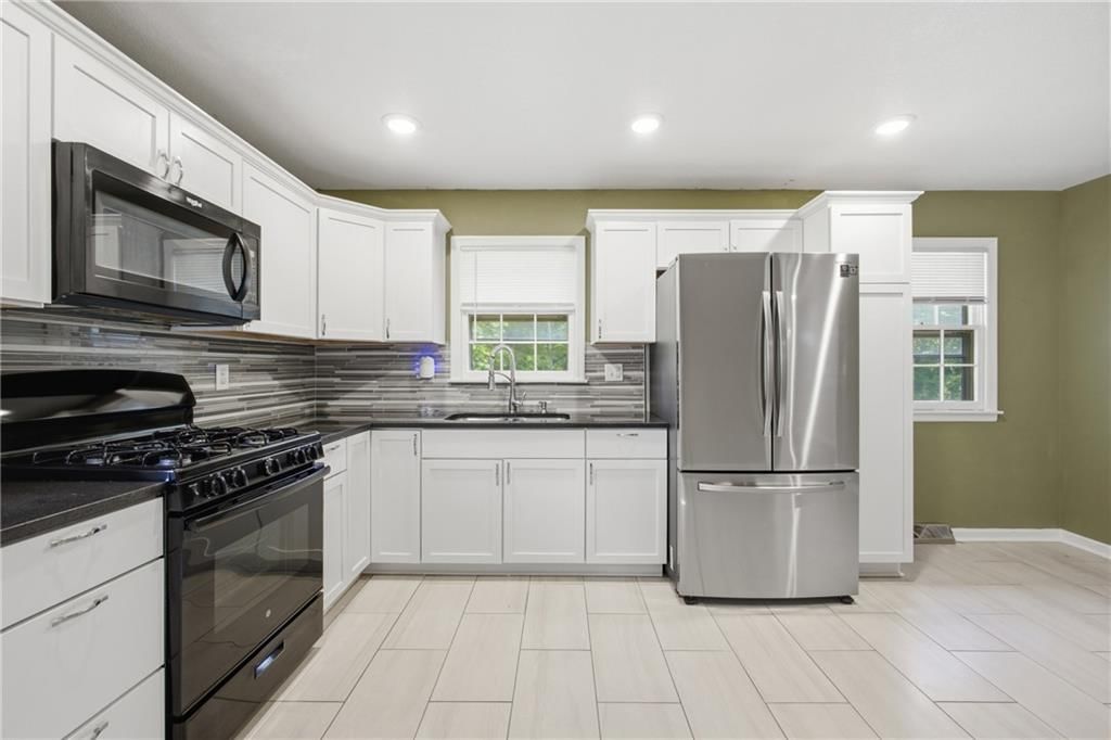 3165 LONGWOOD Avenue — photo 14