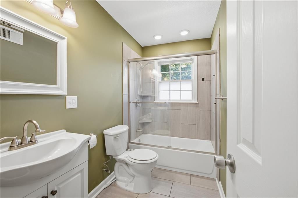 3165 LONGWOOD Avenue — photo 16