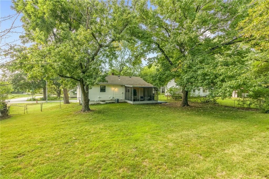4921 N Garfield Avenue — photo 35