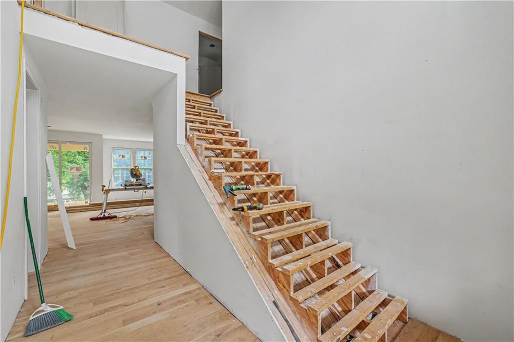 7805 Rosewood Drive — photo 4