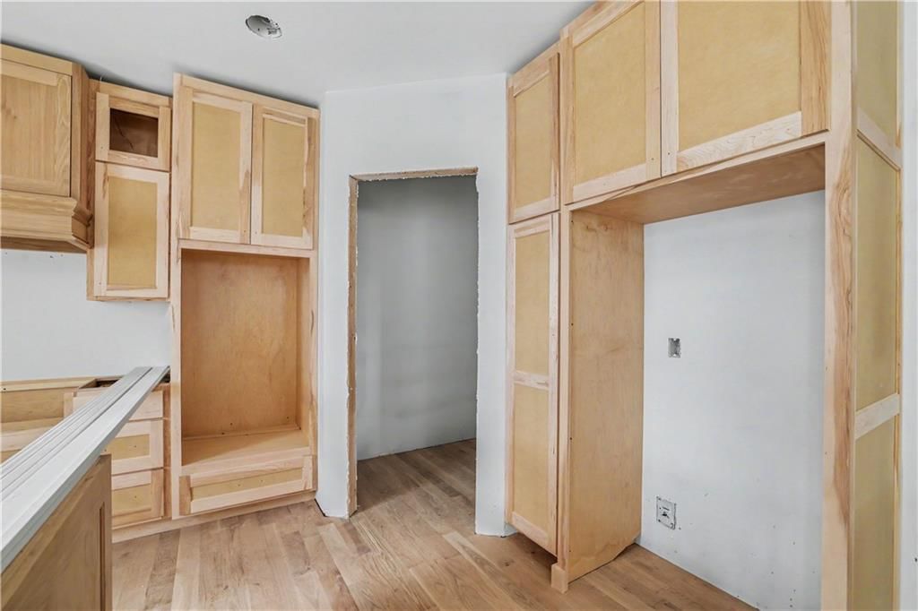 7805 Rosewood Drive — photo 9