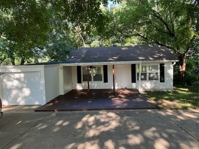 5529 Outlook Street — photo 1