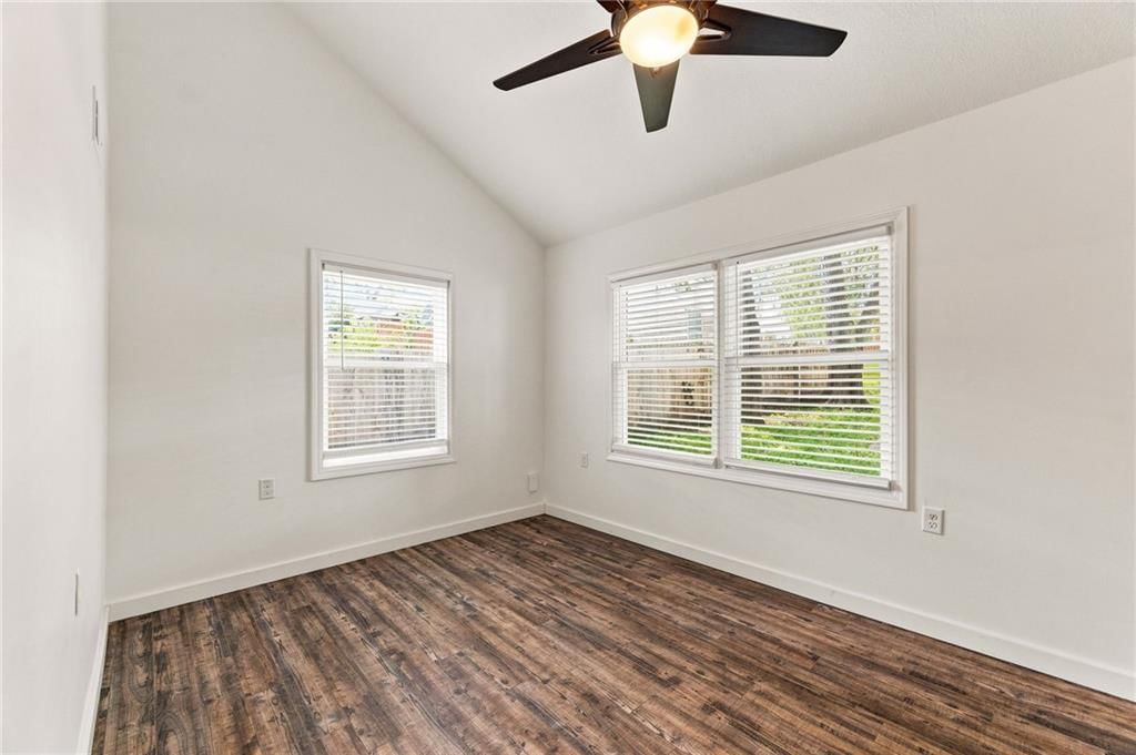 5529 Outlook Street — photo 11