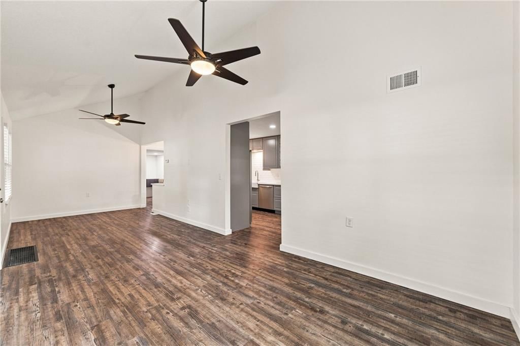 5529 Outlook Street — photo 13