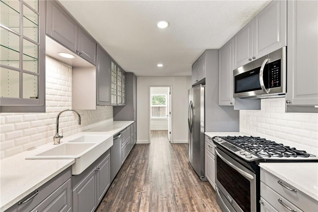 5529 Outlook Street — photo 17