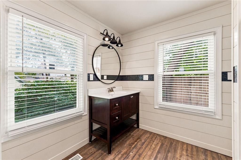 5529 Outlook Street — photo 20