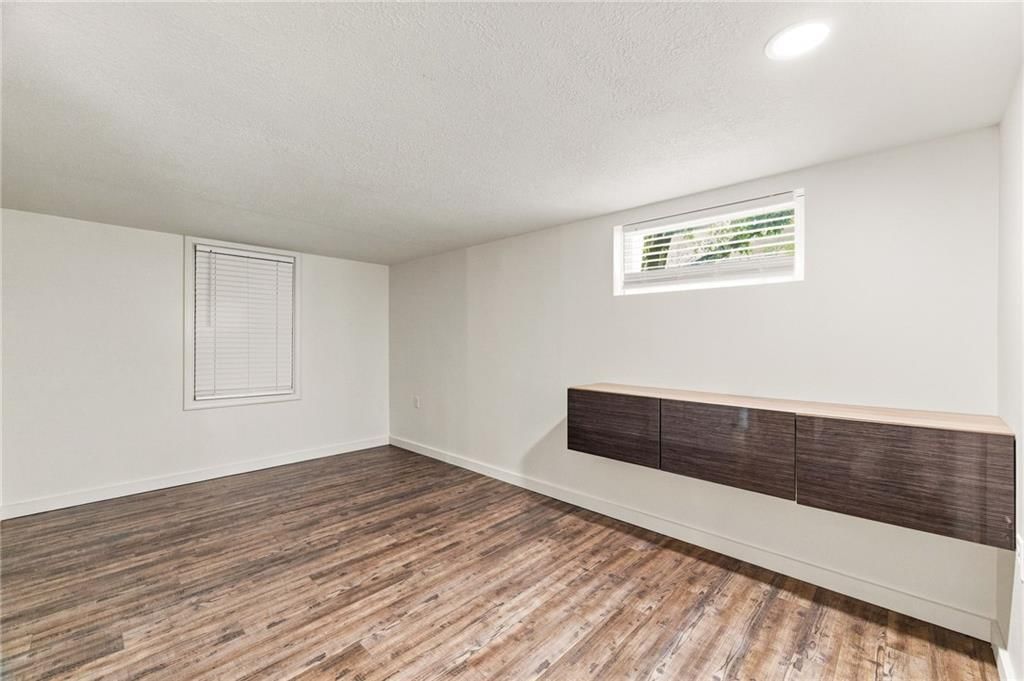 5529 Outlook Street — photo 22