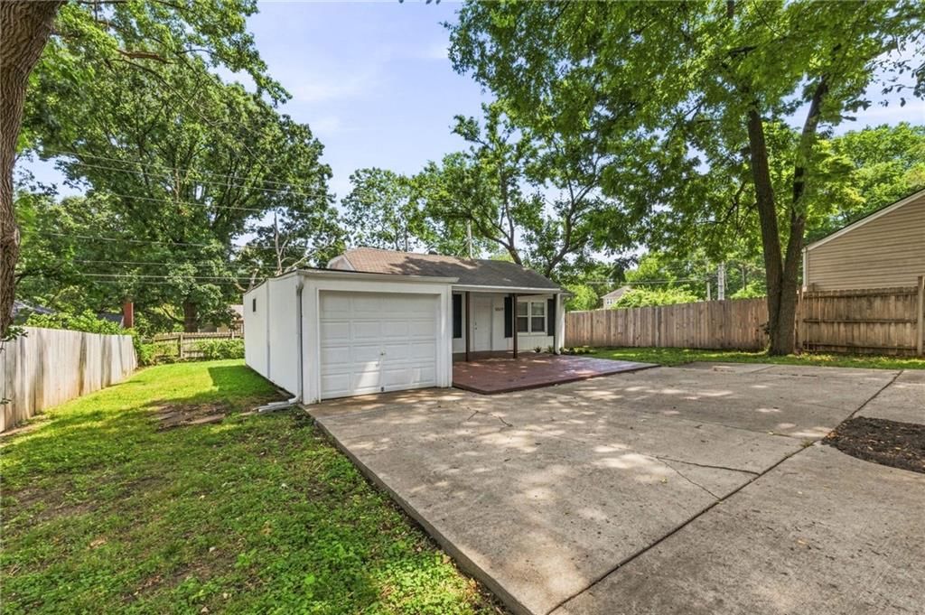 5529 Outlook Street — photo 28