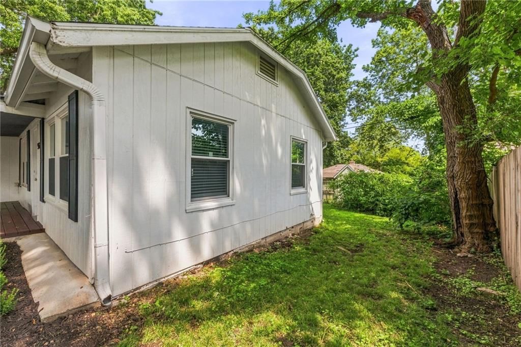 5529 Outlook Street — photo 31