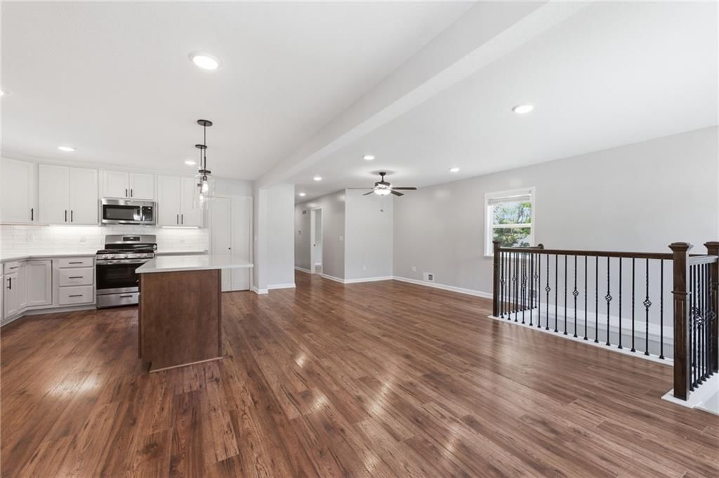 44 Maple Drive — photo 4