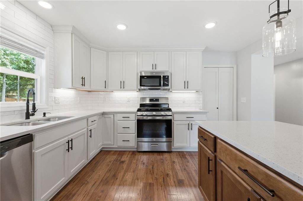 44 Maple Drive — photo 8