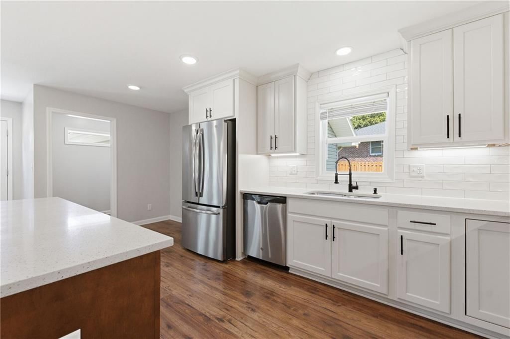 44 Maple Drive — photo 9
