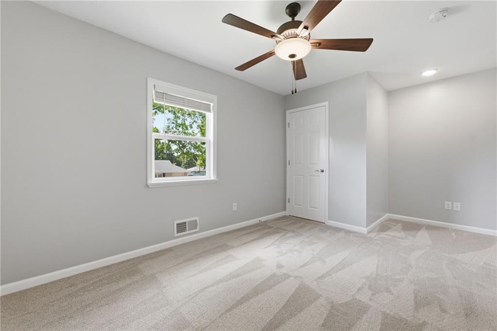44 Maple Drive — photo 16