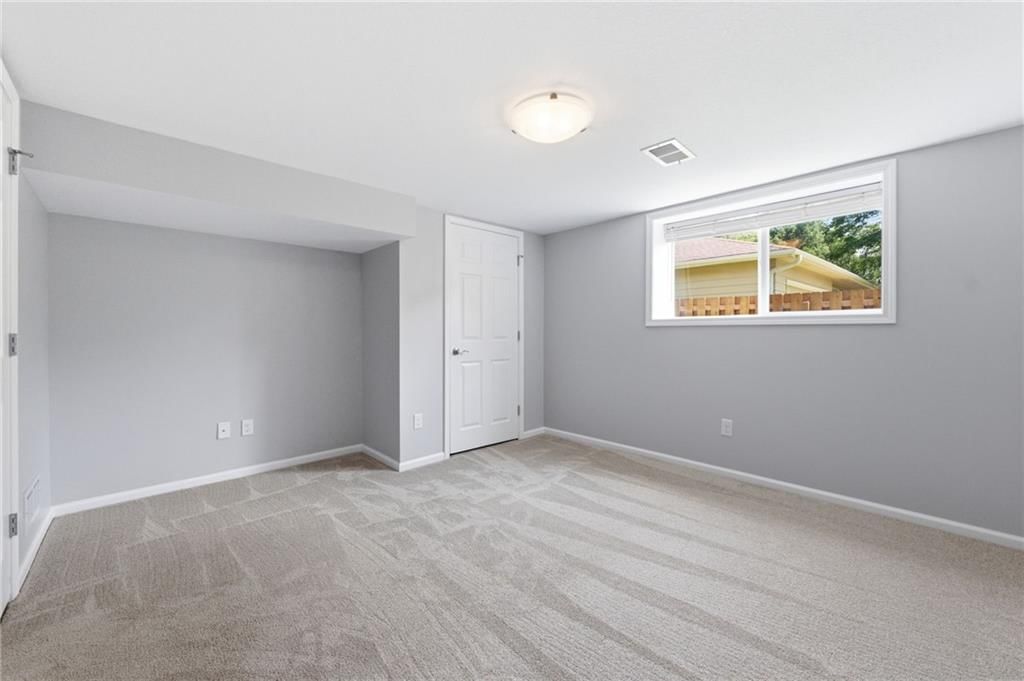 44 Maple Drive — photo 24