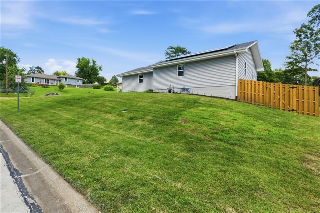 44 Maple Drive — photo 29