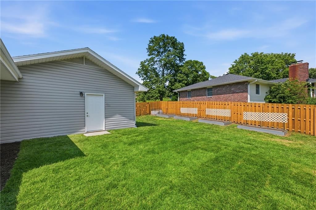 44 Maple Drive — photo 30