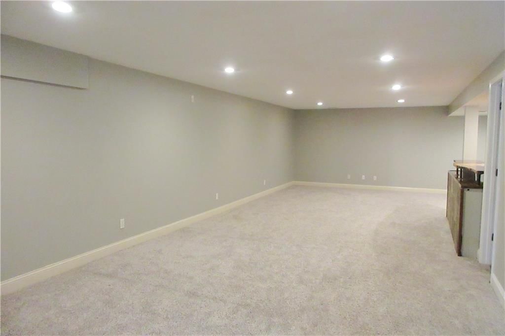 537 E Cheyenne Street — photo 5