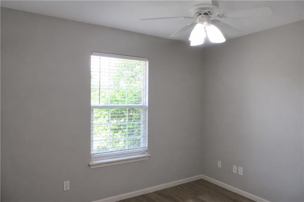 537 E Cheyenne Street — photo 12