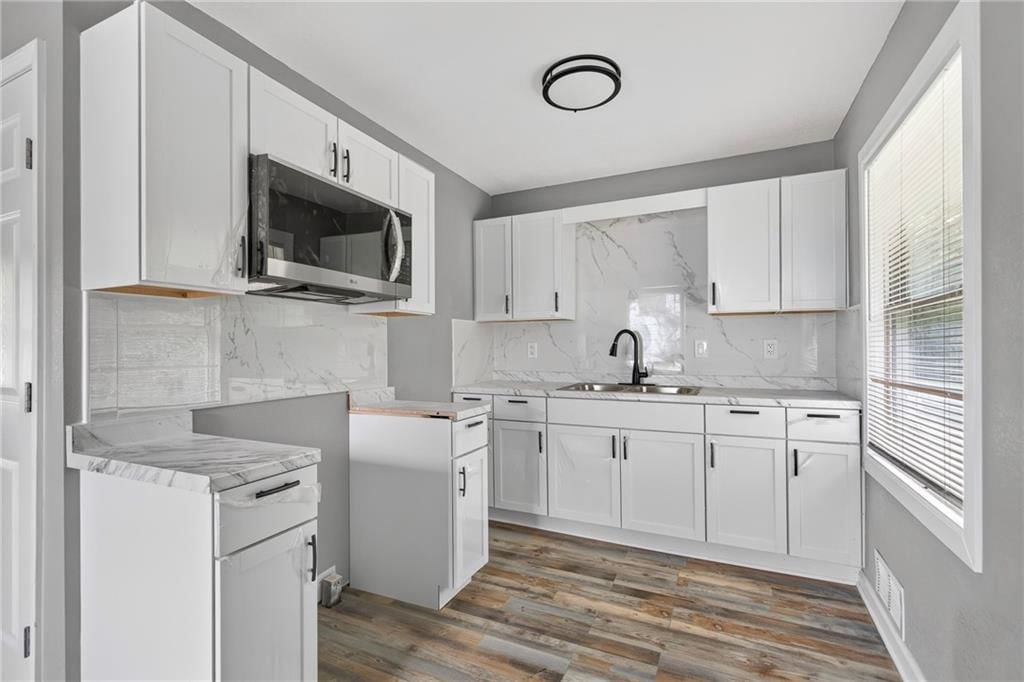 4538 Jackson Avenue — photo 2