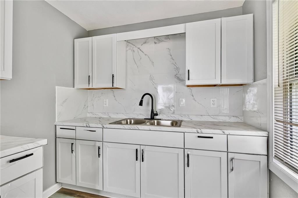 4538 Jackson Avenue — photo 3