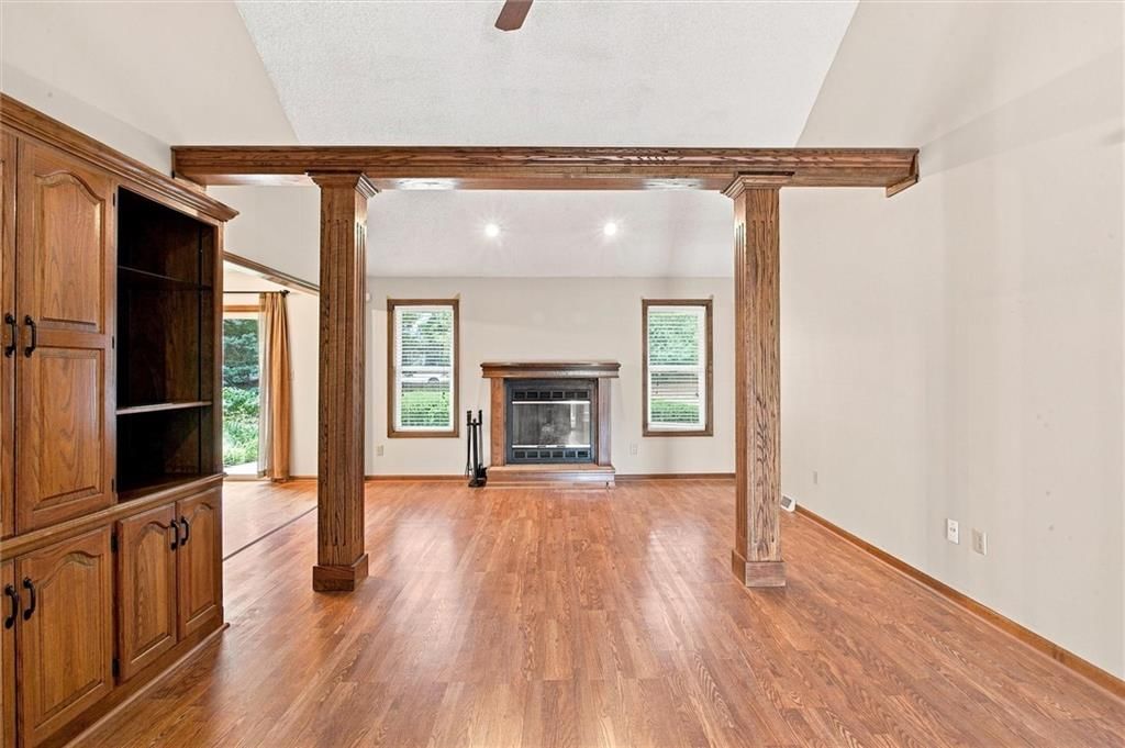 8504 N Chatham Avenue — photo 4