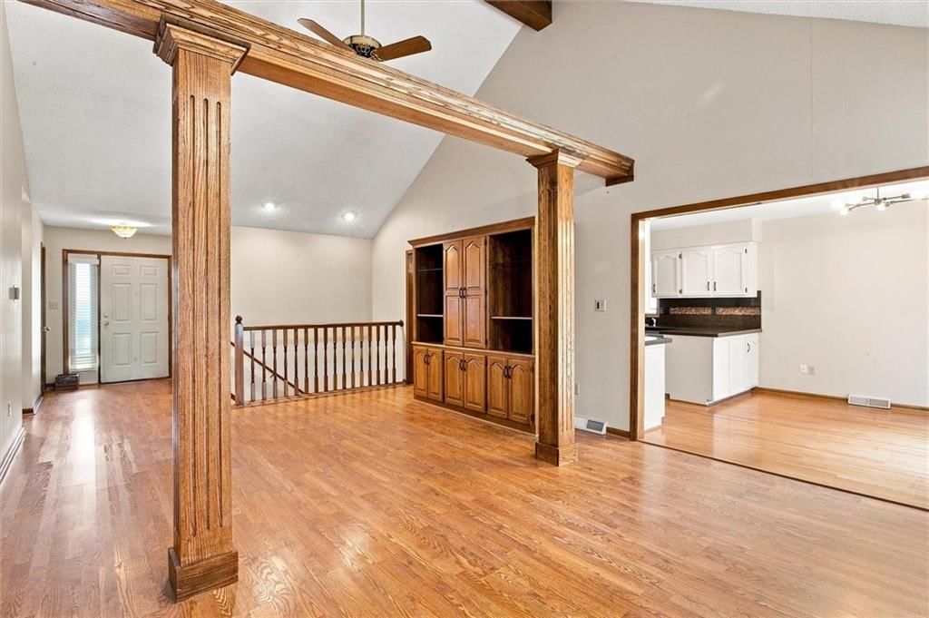 8504 N Chatham Avenue — photo 5