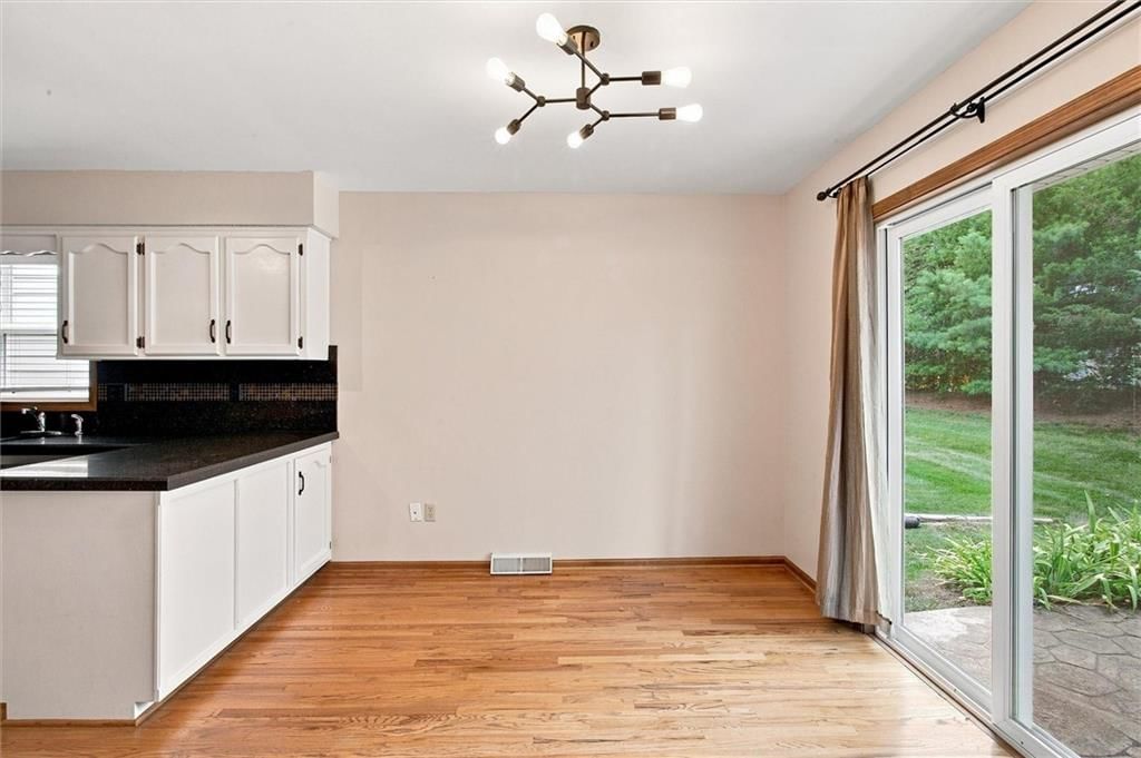 8504 N Chatham Avenue — photo 7