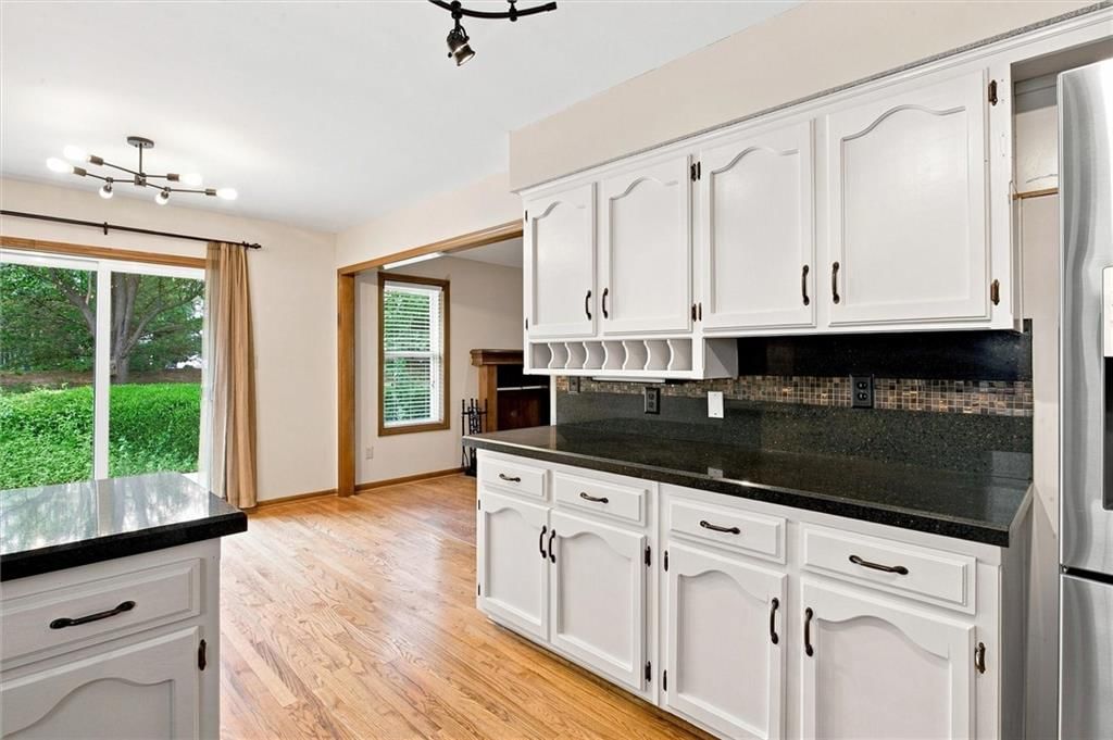8504 N Chatham Avenue — photo 10