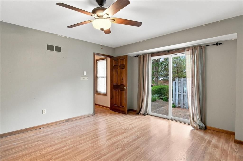 8504 N Chatham Avenue — photo 13
