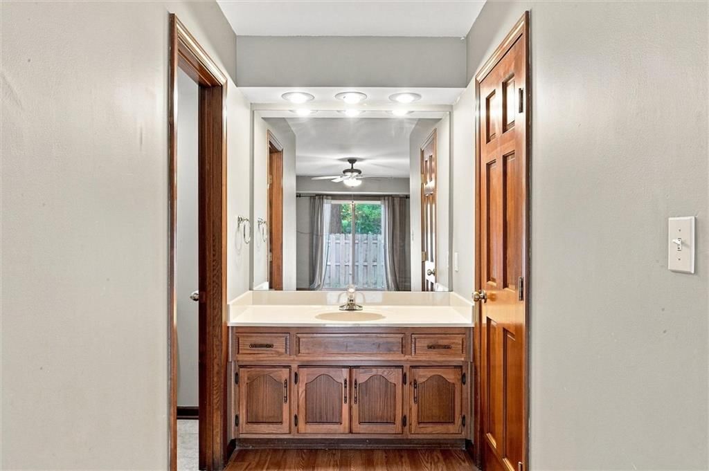 8504 N Chatham Avenue — photo 14