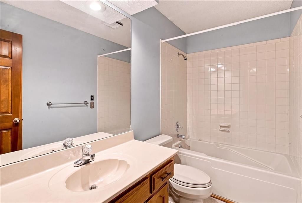 8504 N Chatham Avenue — photo 17