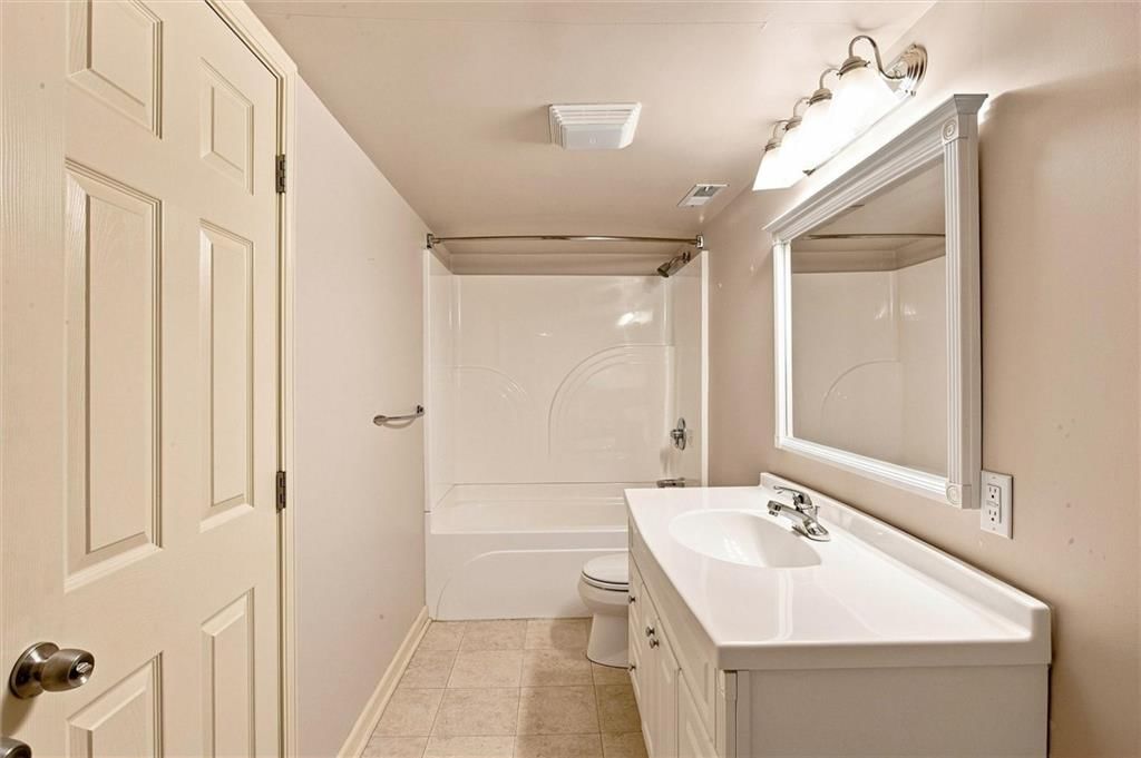 8504 N Chatham Avenue — photo 22