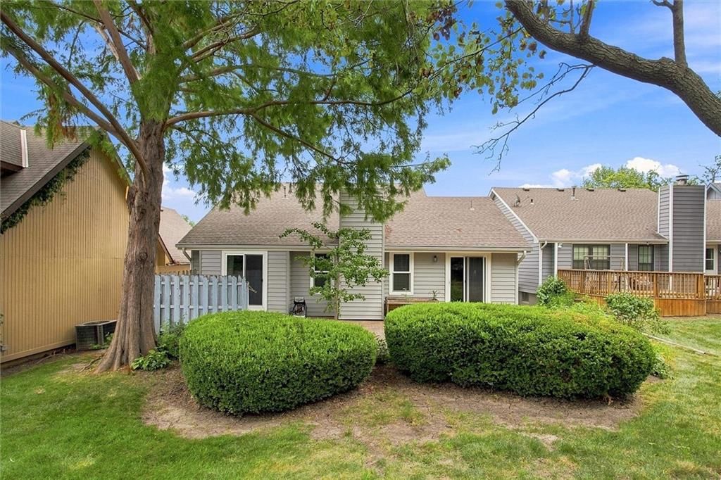 8504 N Chatham Avenue — photo 26