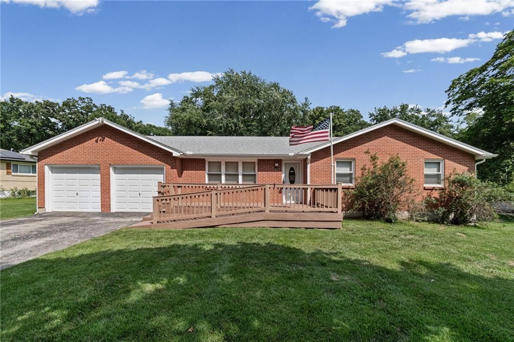 201 Highland Drive, Smithville, MO